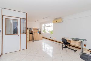 Image 6 - 228637