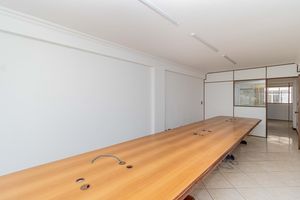 Image 4 - 228637