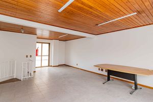 Image 18 - 228637