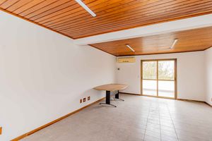 Image 20 - 228637