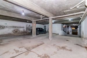 Image 29 - 228637