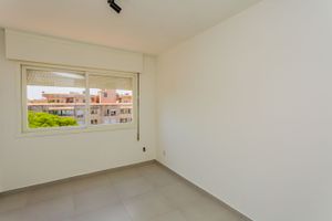 Image 6 - 228638