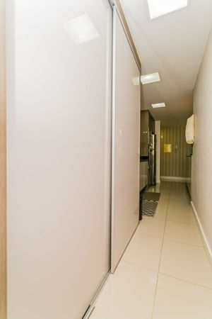 Image 17 - 228658