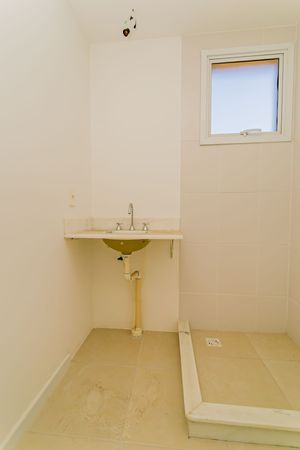 Image 9 - 228696