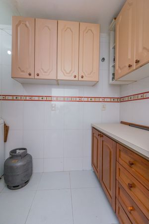 Image 30 - 228698