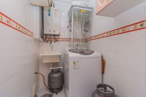 Image 31 - 228698