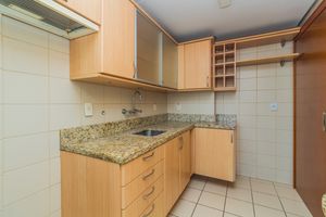Image 19 - 228806