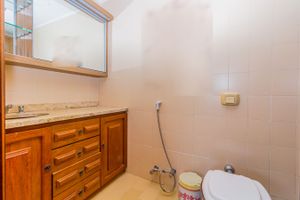Image 32 - 228841
