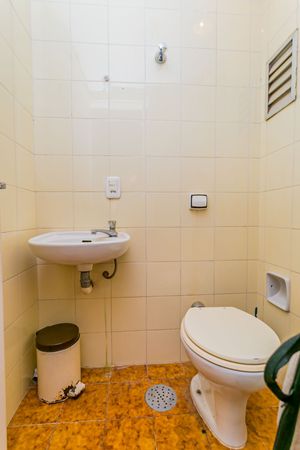 Image 34 - 228900