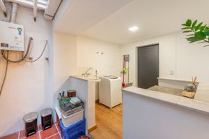 Image 33 - 229047