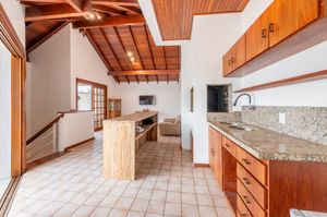 Image 19 - 229047