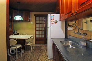 Image 19 - 229325