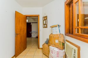 Image 25 - 229352