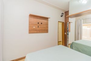 Image 7 - 229380