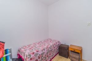 Image 12 - 229380