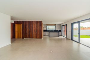 Image 8 - 229444