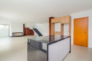Image 10 - 229444