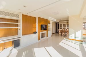 Image 1 - 229557