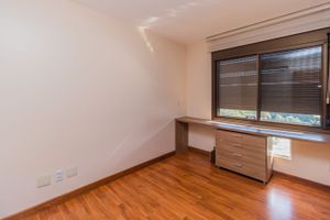 Image 17 - 229557