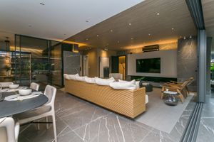 Image 3 - 229563