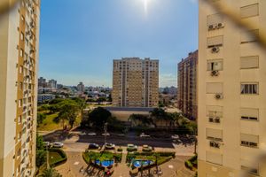 Image 15 - 229570