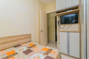 Image 11 - 229648