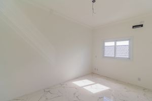 Image 11 - 229824