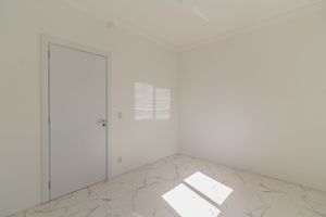 Image 18 - 229824