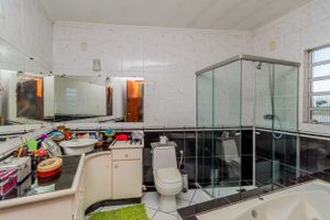 Image 30 - 229841
