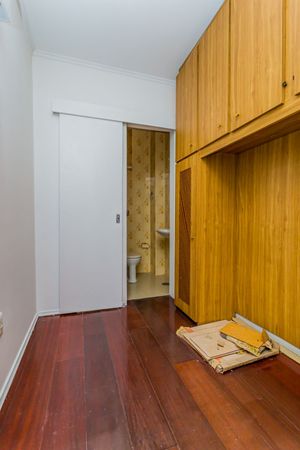 Image 17 - 229865