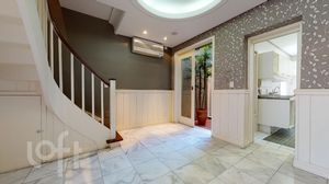 Image 19 - 229982