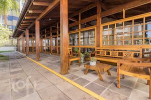 Image 37 - 231200