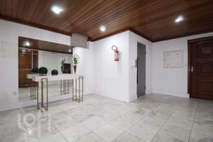 Image 31 - 232107