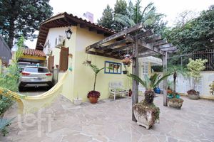 Image 4 - 232350