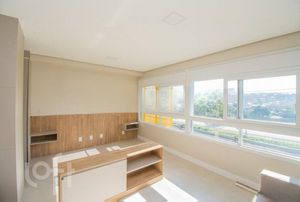 Image 3 - 232357