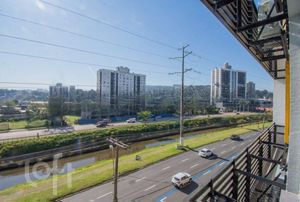 Image 17 - 232357