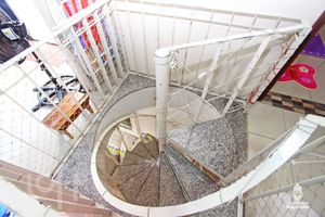 Image 6 - 232542