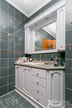 Image 19 - 232780