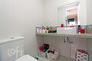 Image 13 - 233013