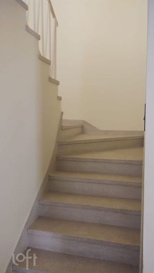 Image 23 - 233079