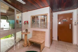 Image 17 - 233225