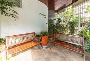 Image 19 - 233225