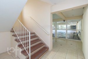 Image 19 - 233680