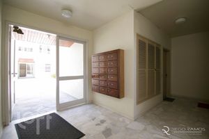 Image 3 - 233947
