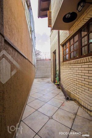 Image 25 - 233993