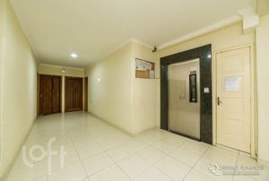 Image 3 - 235105