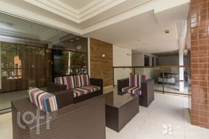 Image 28 - 235318