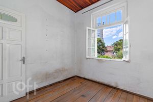 Image 30 - 235658