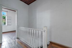 Image 25 - 235658