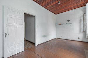 Image 20 - 235658